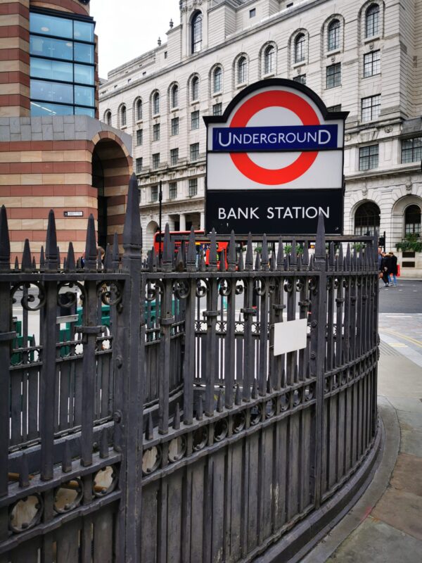 Londyn underground bank station